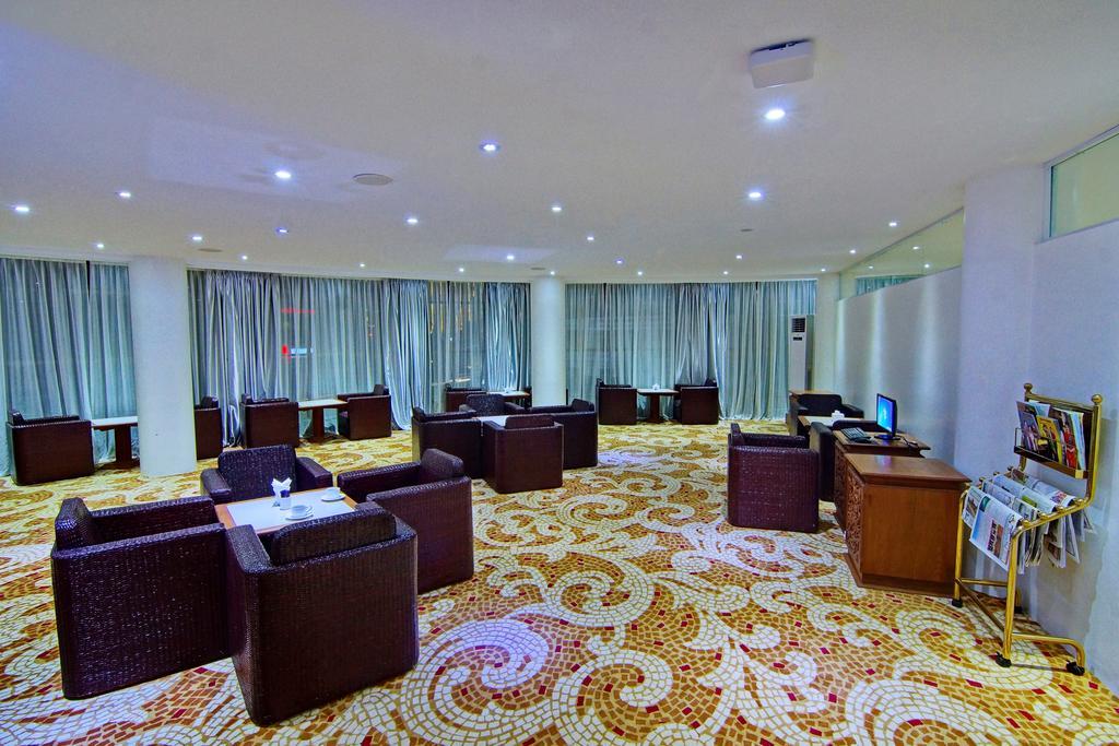 Wilson Hotel Мандалей Екстериор снимка