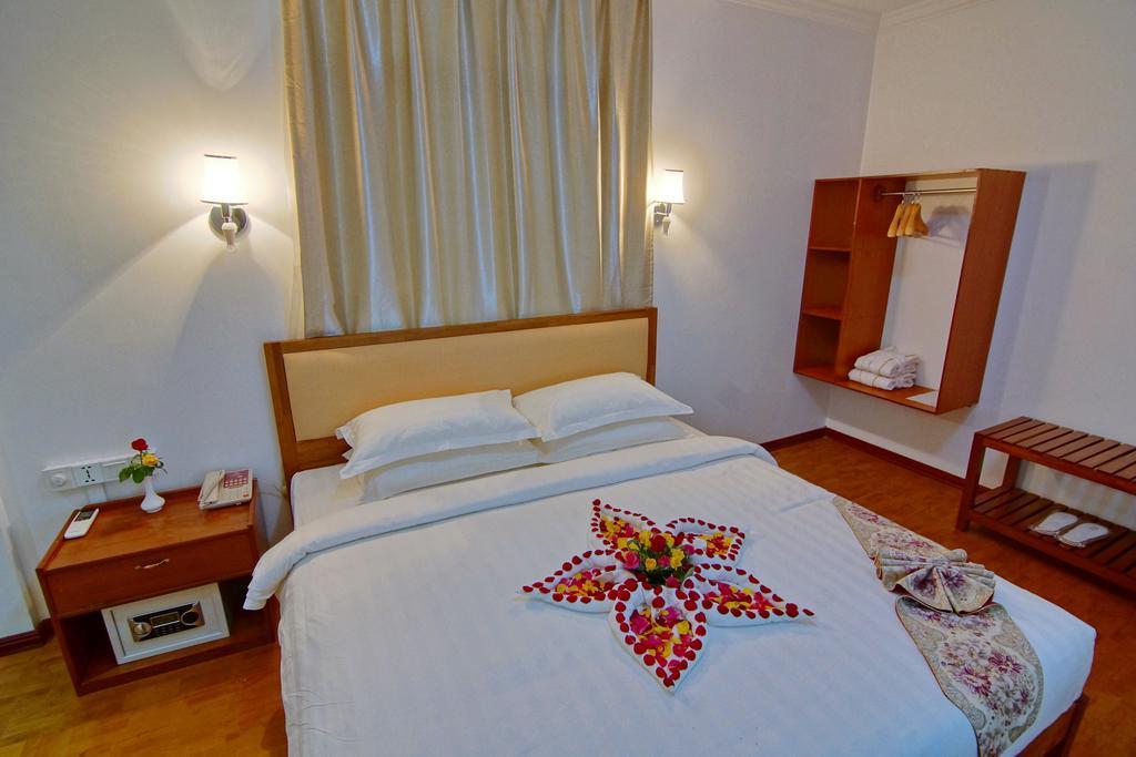 Wilson Hotel Мандалей Стая снимка