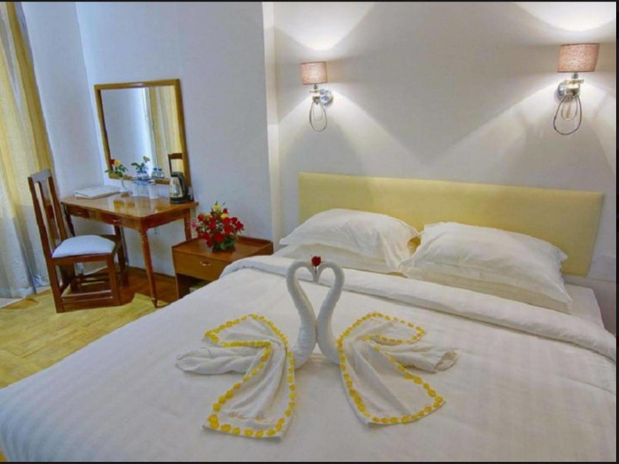 Wilson Hotel Мандалей Екстериор снимка