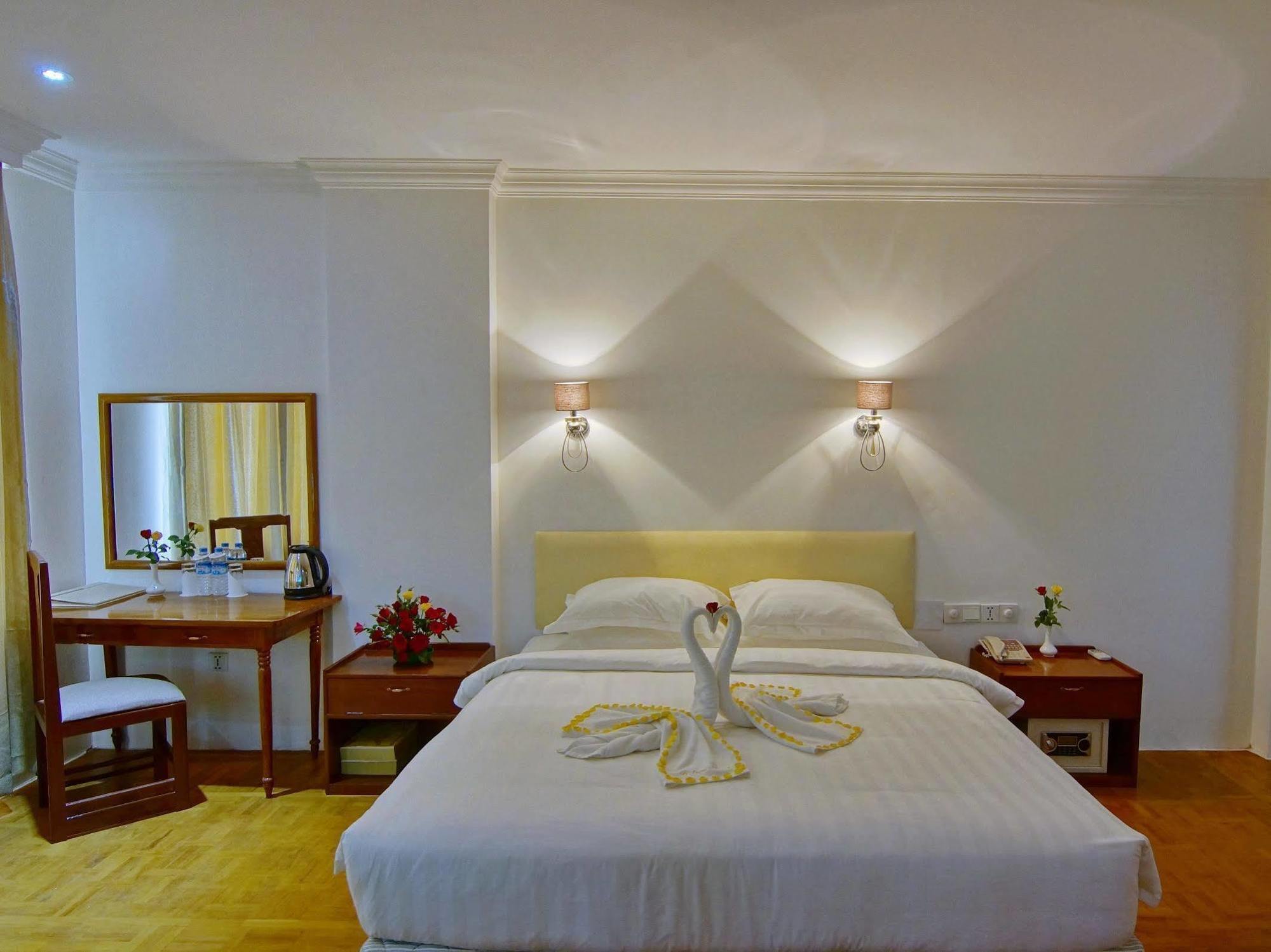 Wilson Hotel Мандалей Екстериор снимка